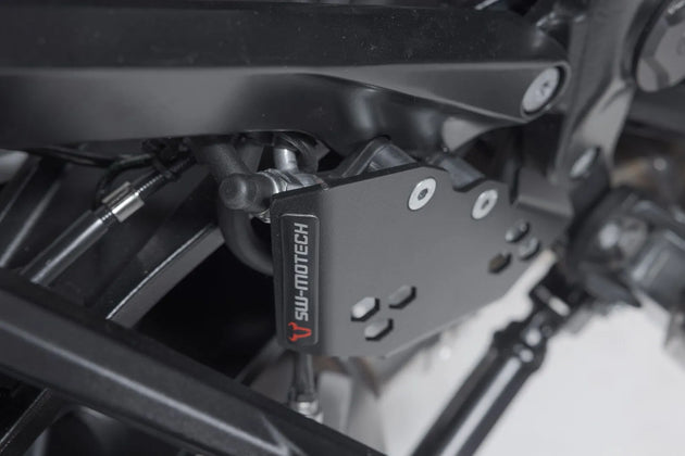 BRAKE CYLINDER GUARD ΓΙΑ KTM SUPER ADVENTURE 1290 R ABS / SUPER ADVENTURE 1290 S ABS '21–'24 | SW-MOTECH-BPS.04.835.10000/B