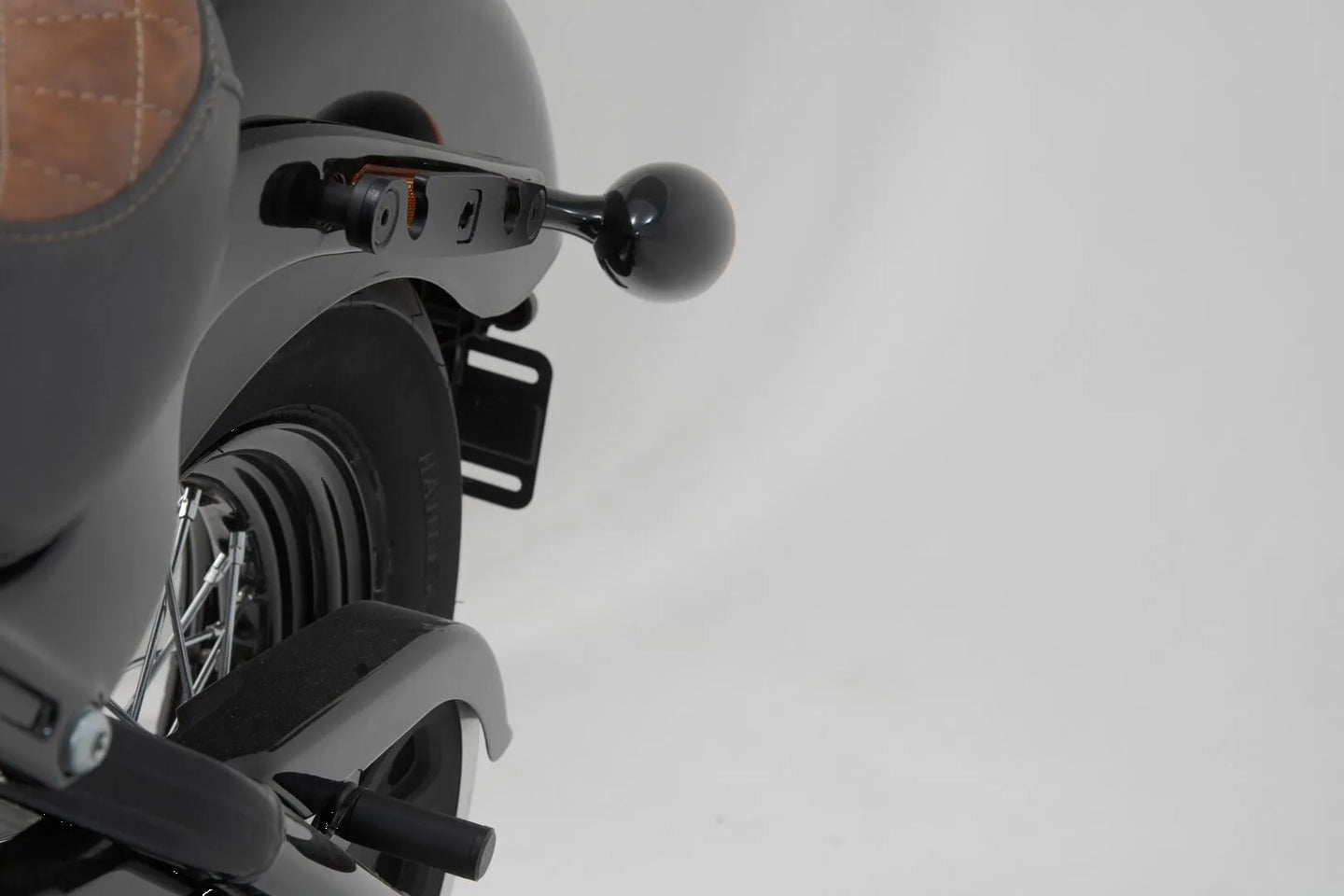 SLH SIDE CARRIER L ΓΙΑ Harley Davidson FXBB 1750 ABS / FXST 1750 / FXST 1750 ABS '18–'24 | SW-MOTECH-HTA.18.682.10000