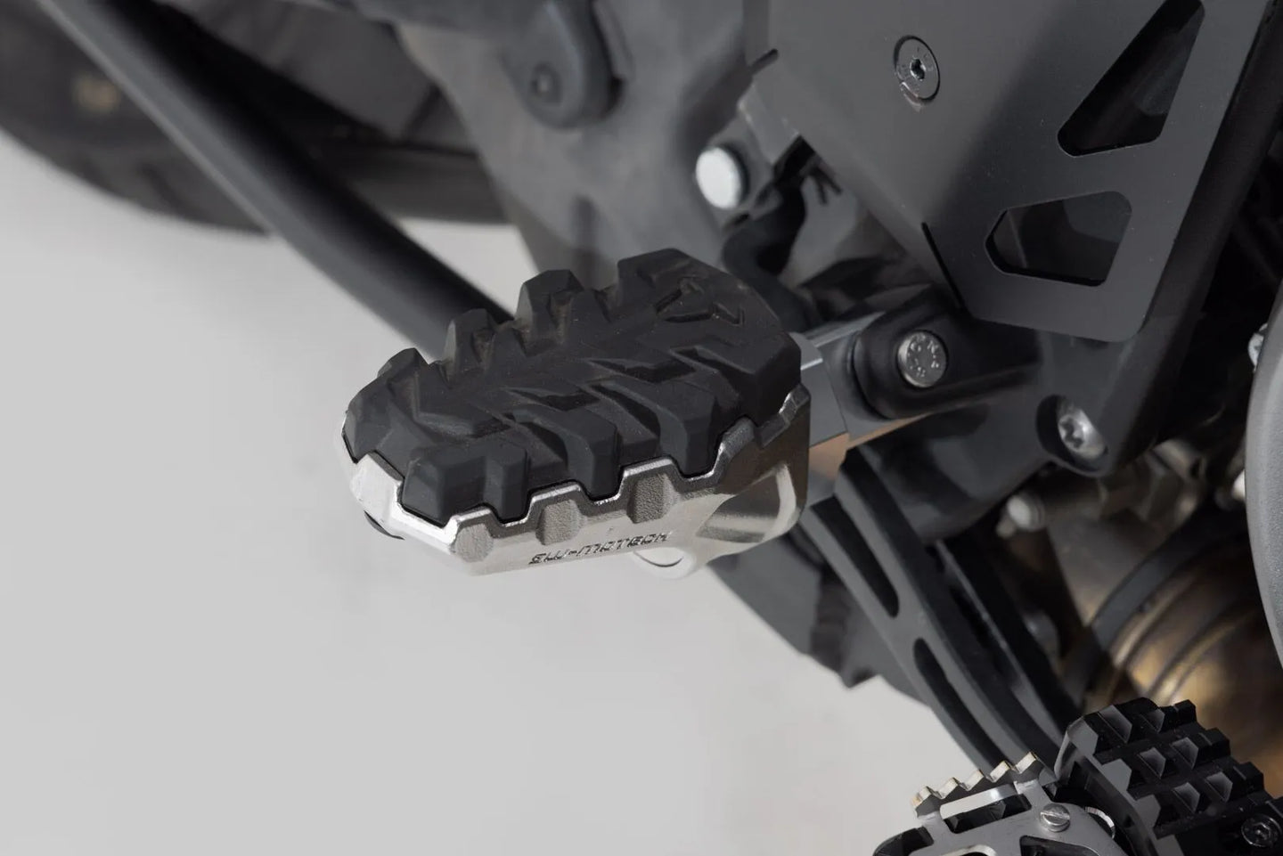 EVO FOOTREST KIT ΓΙΑ Harley Davidson RA 1250 ABS / RA 1250 S ABS / RA 1250 SE ABS '21–'24 | SW-MOTECH-FRS.18.112.10000