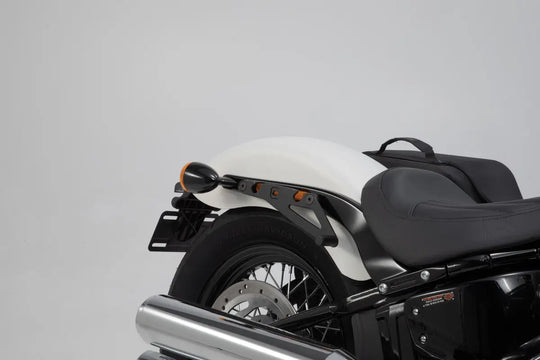 LH SIDE BAG SYS LEGEND ΓΙΑ Harley Davidson FLSL 1750 ABS '18–'21 | SW-MOTECH-BC.HTA.18.682.20100