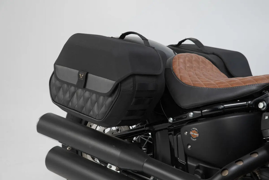 LH SIDE BAG SYS LEGEND ΓΙΑ Harley Davidson FXBB 1750 ABS / FXST 1750 / FXST 1750 ABS '18–'24 | SW-MOTECH-BC.HTA.18.682.20000
