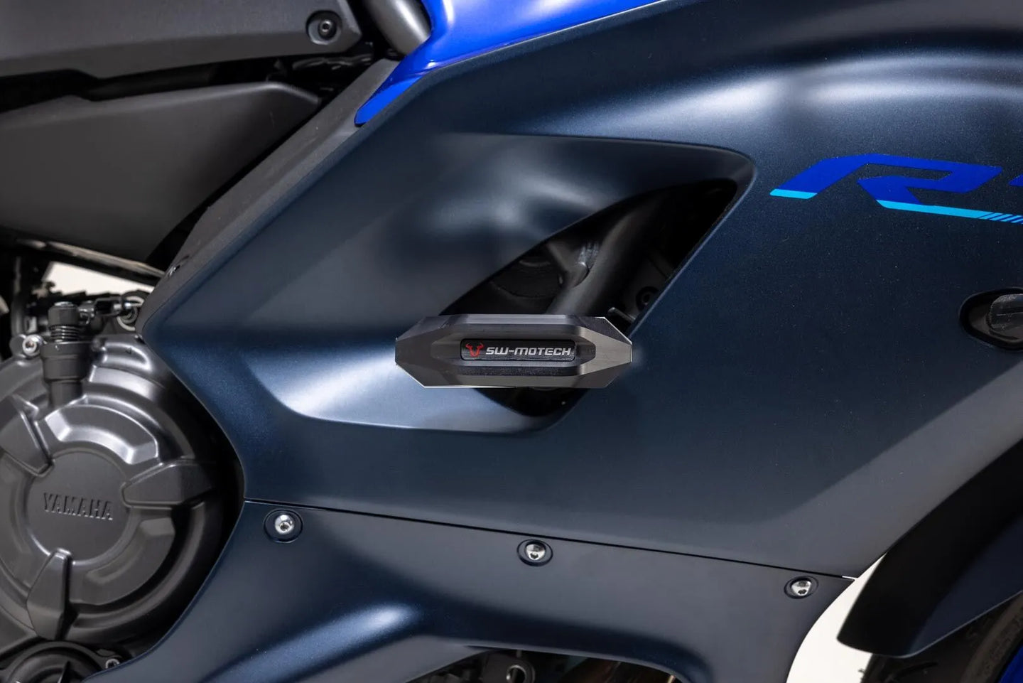 FRAME SLIDER SET ΓΙΑ YAMAHA YZF-R7 ABS '22–'25 | SW-MOTECH-STP.06.590.11300/B