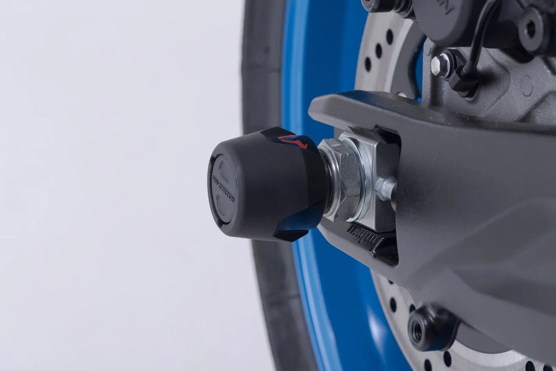 FRONT AXLE SLIDER SET ΓΙΑ SUZUKI GSX-8S 800 ABS '23–'24 | SW-MOTECH-STP.05.176.10700/B