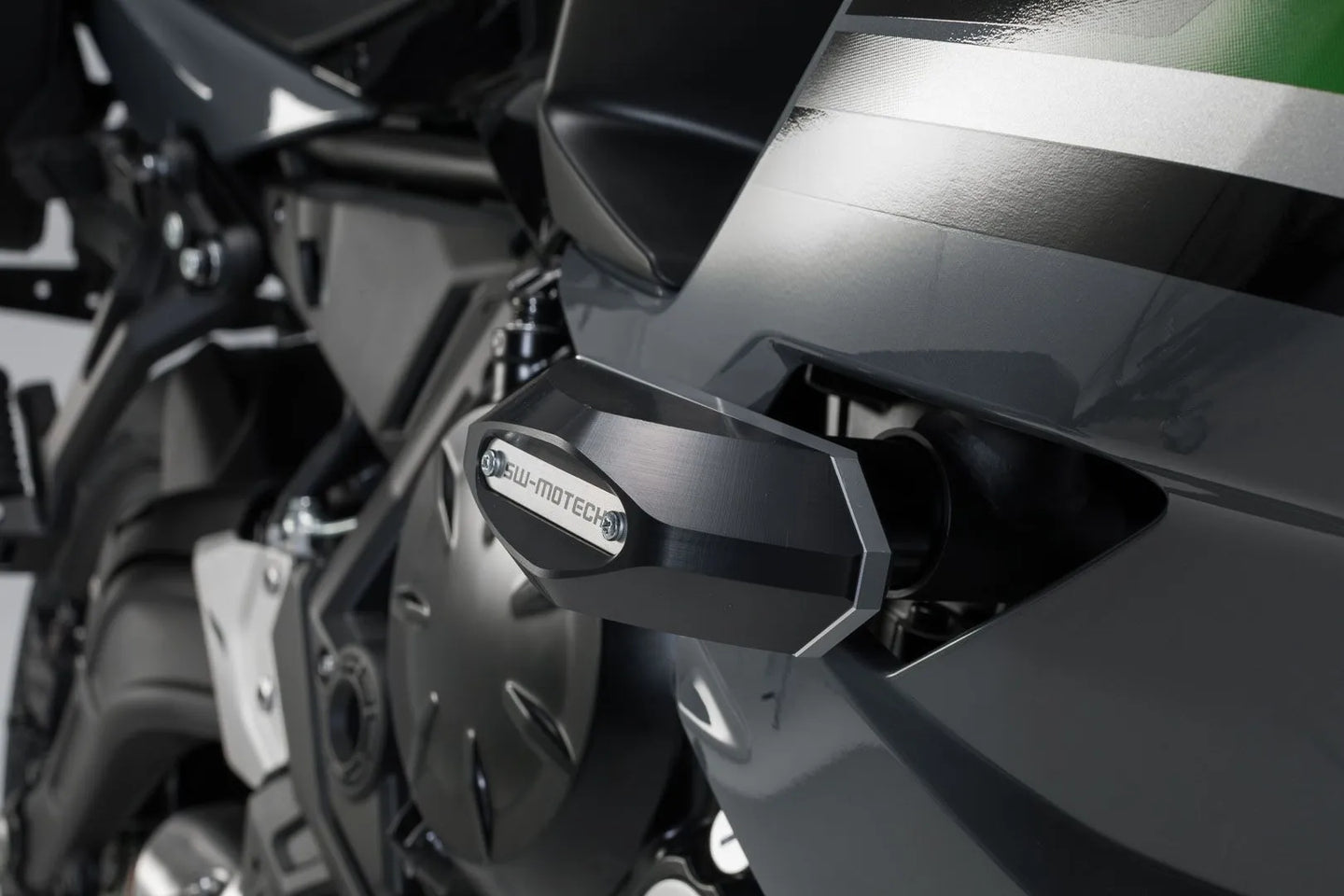 FRAME SLIDER KIT ΓΙΑ KAWASAKI EX 650 ABS / NINJA 650 / NINJA 650 ABS '16–'26 | SW-MOTECH-STP.08.590.11401/B
