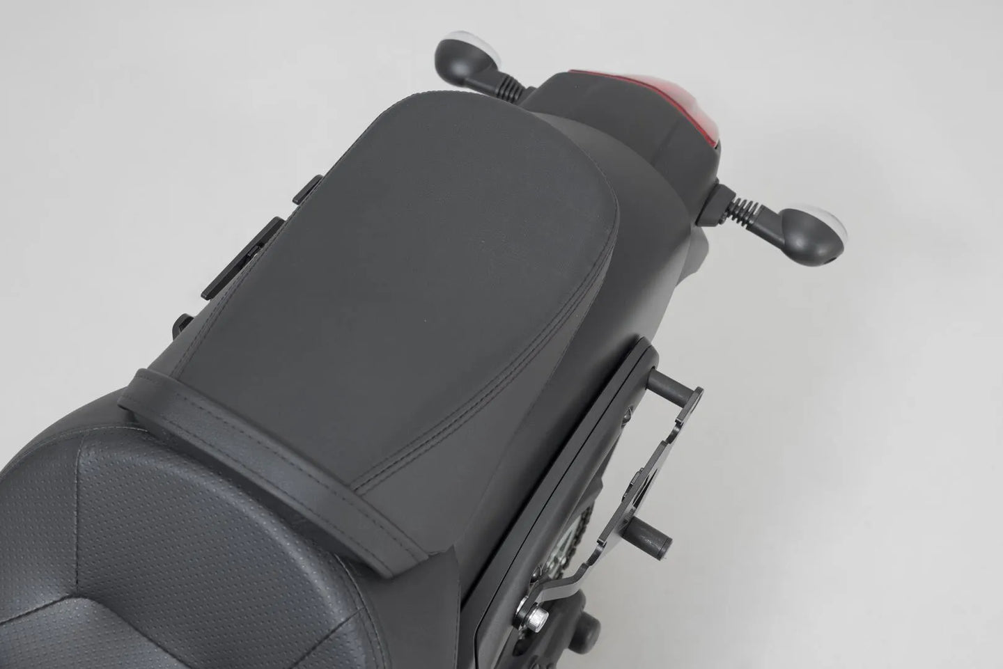 SLH SIDE CARRIER LH1 L ΓΙΑ KAWASAKI EN 650 / EN 650 ABS '15–'24 | SW-MOTECH-HTA.08.682.10100
