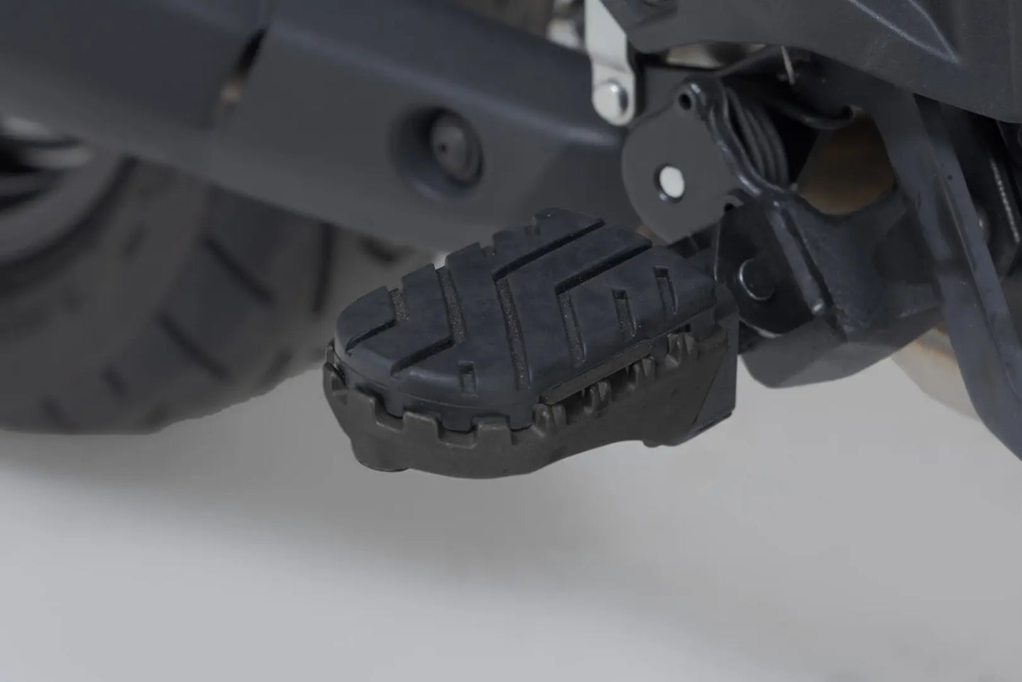 FOOTREST KIT ION ΓΙΑ SUZUKI V-STROM 800 ABS / V-STROM 800 DE ABS '23–'26 | SW-MOTECH-FRS.05.011.10200/B