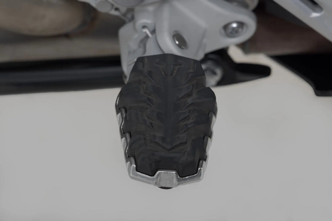 EVO FOOTREST KIT ΓΙΑ TRIUMPH TIGER 1200 ABS / TIGER 1200 GT ABS '22–'24 | SW-MOTECH-FRS.11.112.10600