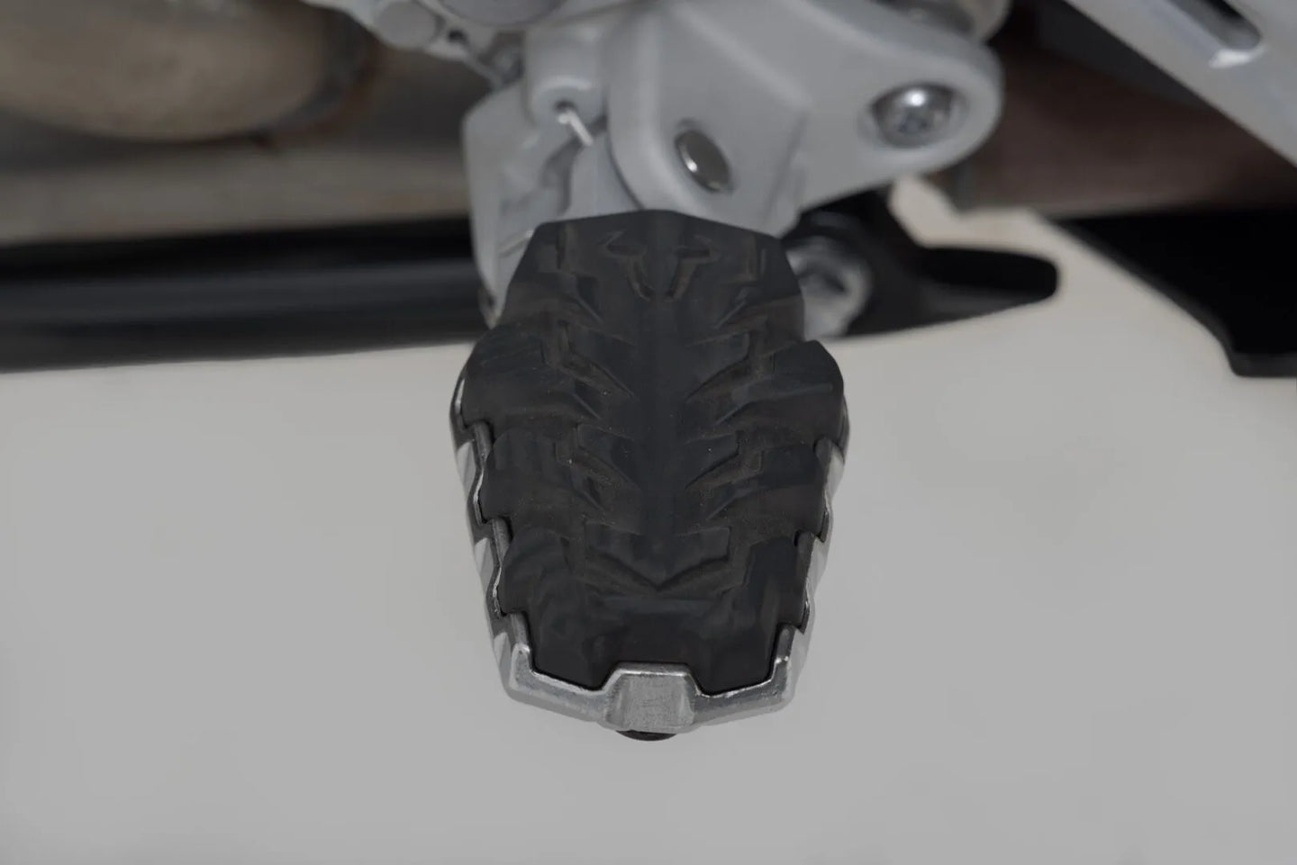 EVO FOOTREST KIT ΓΙΑ TRIUMPH TIGER 1200 ABS / TIGER 1200 GT ABS '22–'24 | SW-MOTECH-FRS.11.112.10600