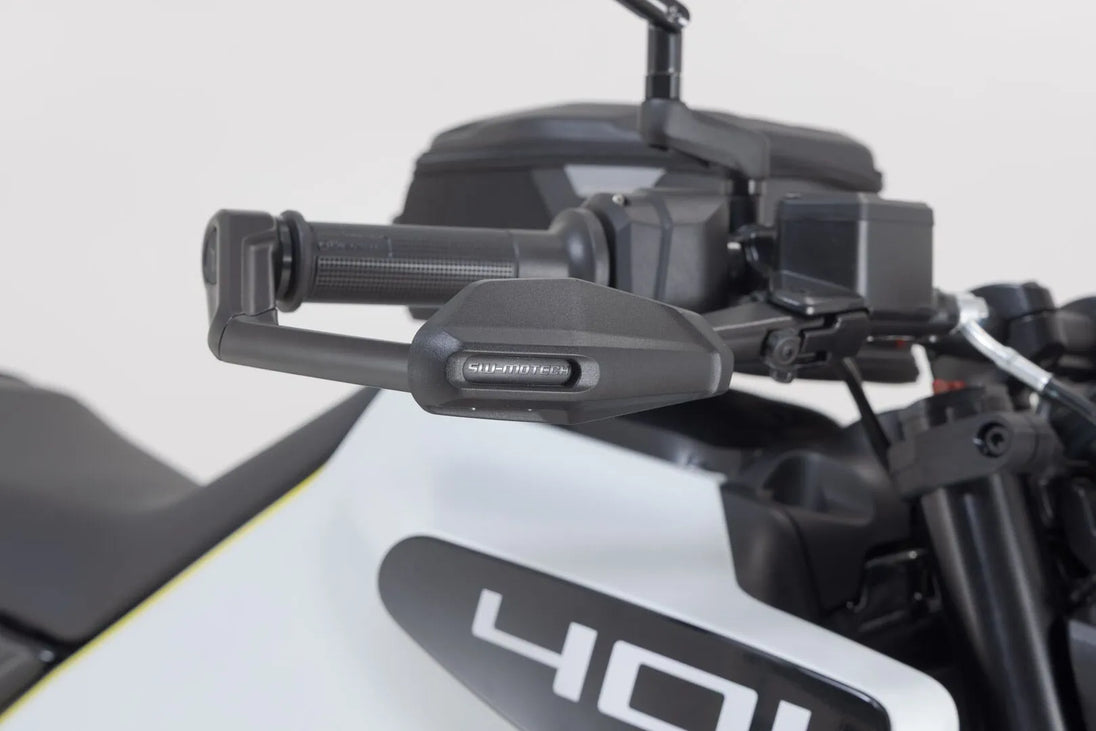 LEVER GUARDS W/ WIND PROTECTION ΓΙΑ HUSQVARNA SVARTPILEN 401 ABS / VITPILEN 401 ABS '23–'24 | SW-MOTECH-LVG.03.014.11000/B