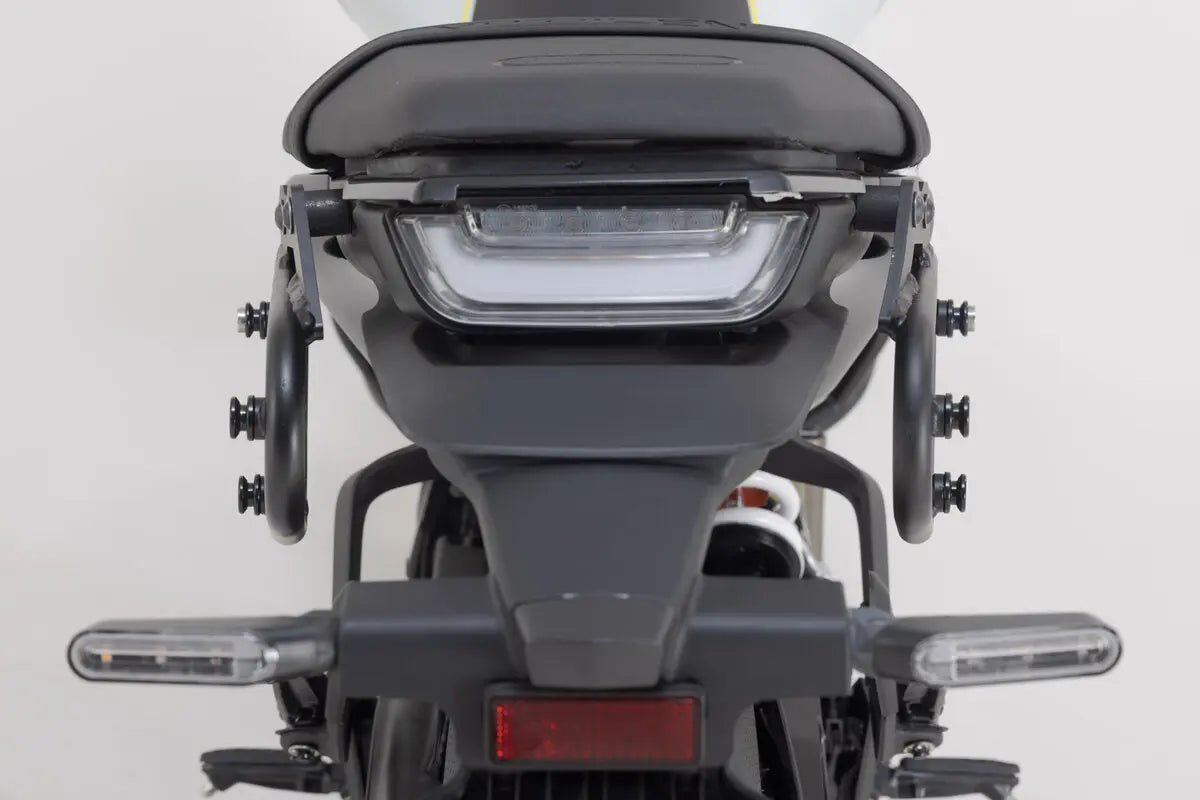 LEGEND GEAR SIDE BAG SYSTEM LC BLACK EDITION ΓΙΑ HUSQVARNA SVARTPILEN 401 ABS / VITPILEN 401 ABS '23–'24 | SW-MOTECH-BC.HTA.03.014.20100